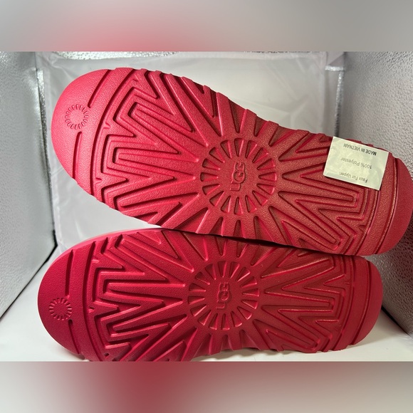 Ugg Mini Clear Boots - Picture 4 of 5